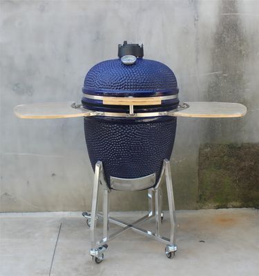 Barbacoa de cerámica Kamado Grill al aire libre color azul marino de 22 pulgadas con carro y mesas auxiliares